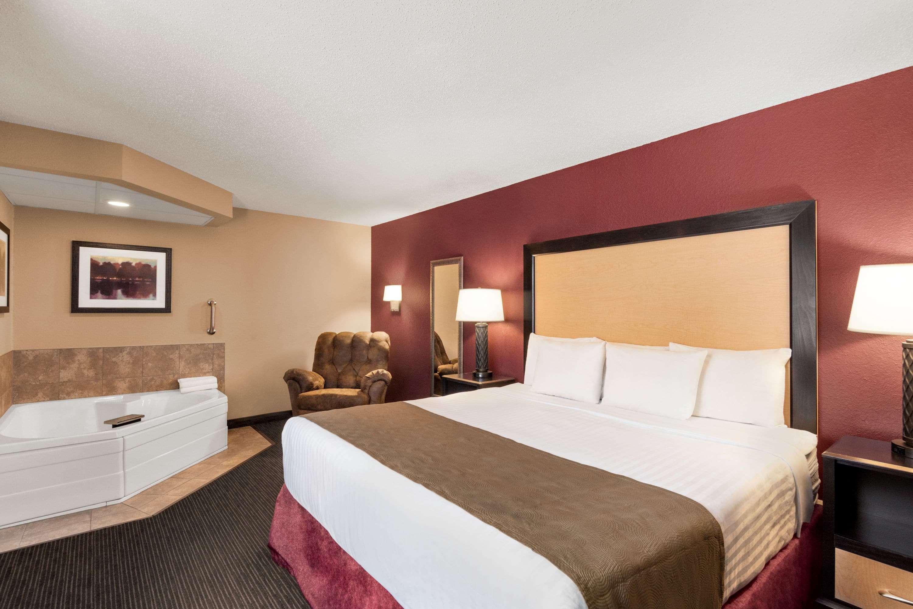 Americinn By Wyndham Detroit Lakes Bagian luar foto