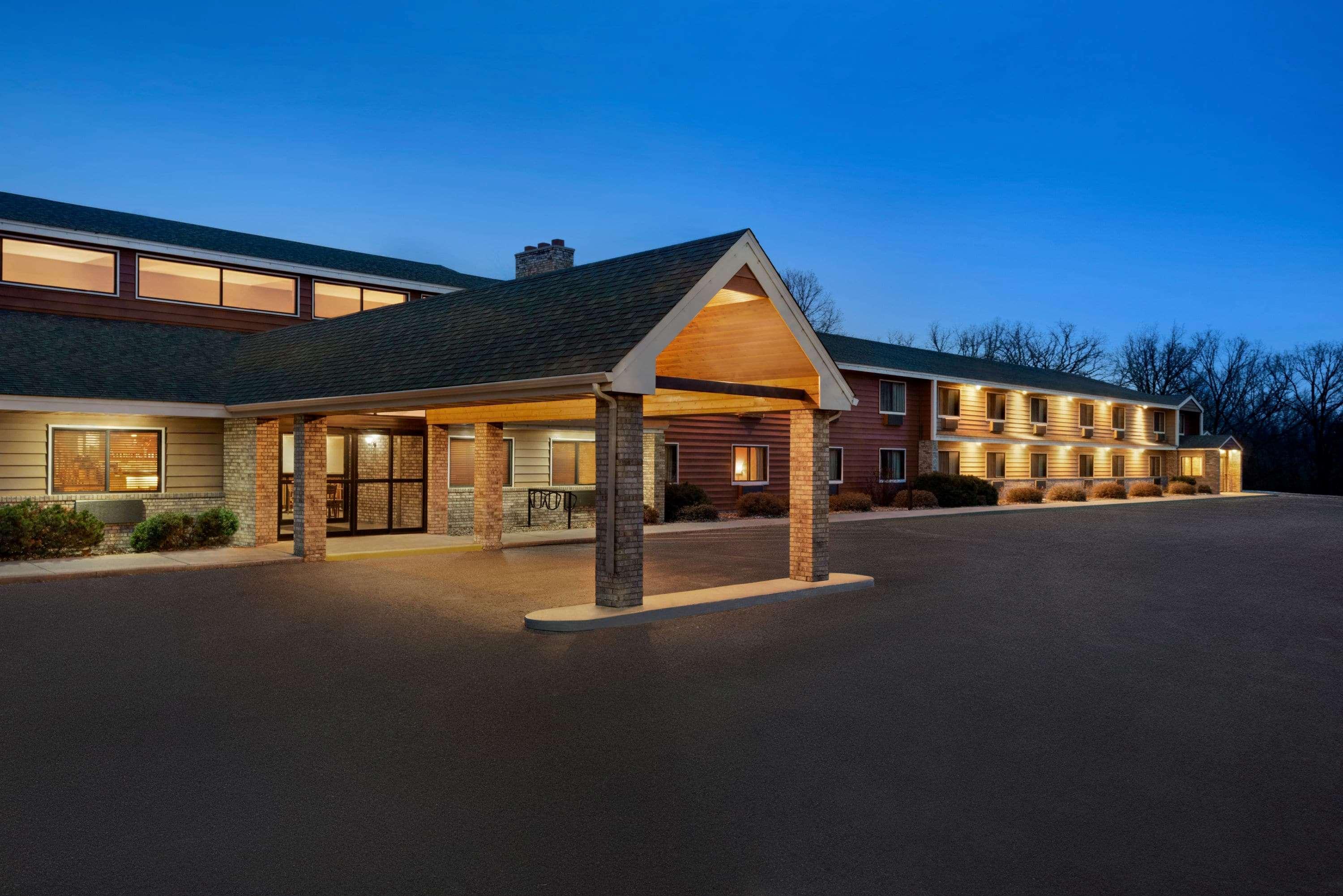 Americinn By Wyndham Detroit Lakes Bagian luar foto