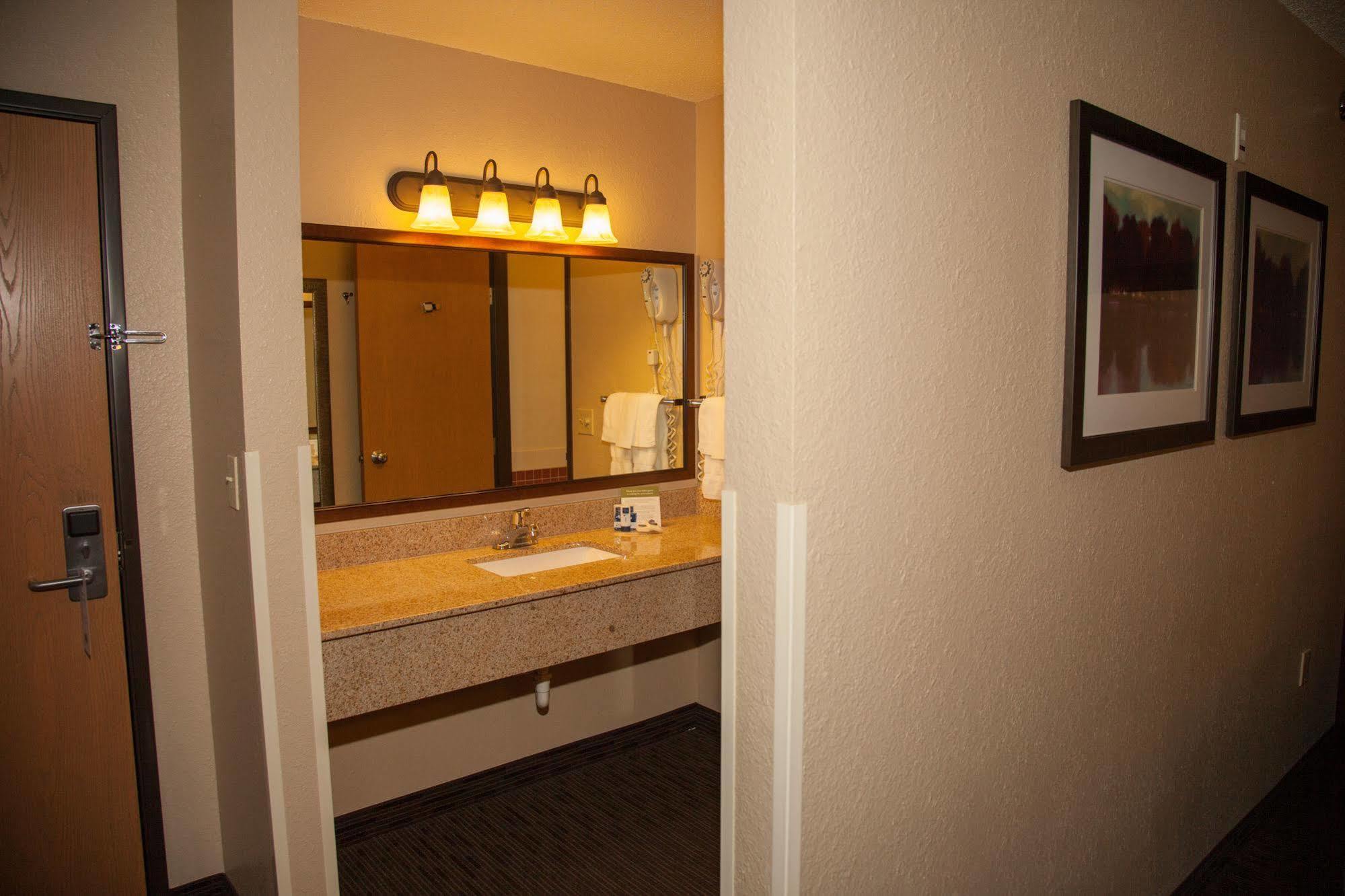 Americinn By Wyndham Detroit Lakes Bagian luar foto