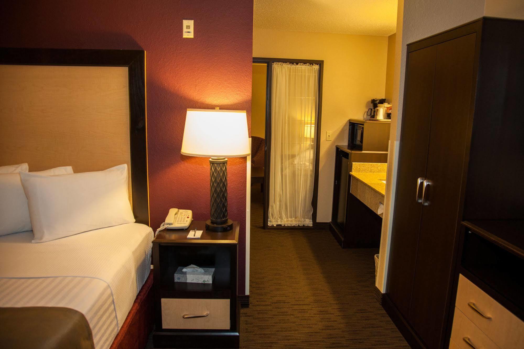 Americinn By Wyndham Detroit Lakes Bagian luar foto